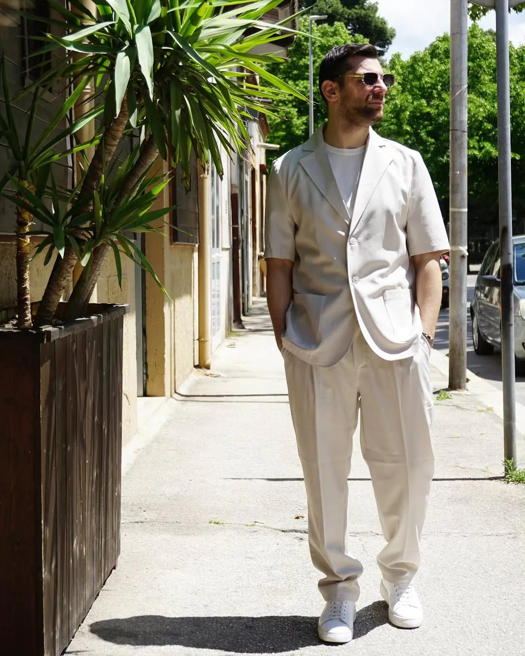 Conjunto de Camisa con Bolsillos Frontales y Pantalón para Hombres