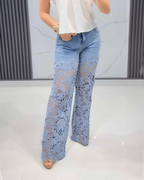Pantalón de jean para mujer con encaje floral en las piernas