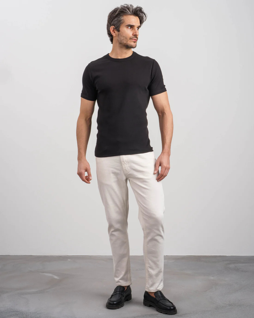 Pantalón de Corte Recto con Tejido Elástico para un Ajuste Cómodo y Elegante