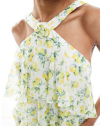 Vestido Largo Escalonado con Cuello Halter y Detalle de Flor