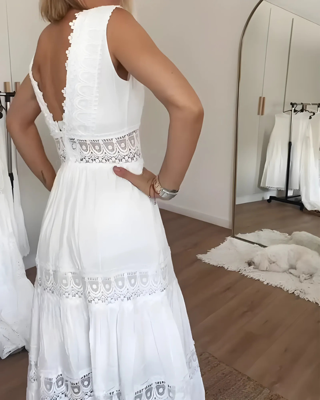 Vestido de Cuello en V con Bordados y Encajes