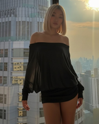 Minivestido de malla transparente con hombros descubiertos para mujer®