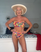 Bikini Retro Multicolor con Top Sin Tirantes