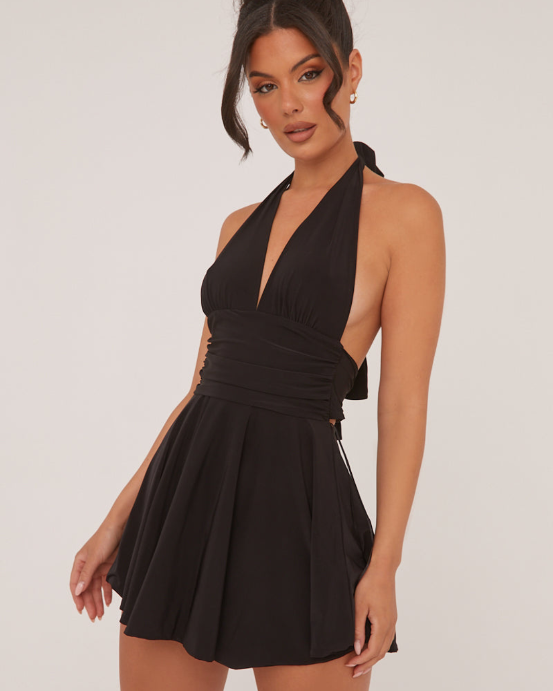Minivestido Negro con Escote Pronunciado para Mujer