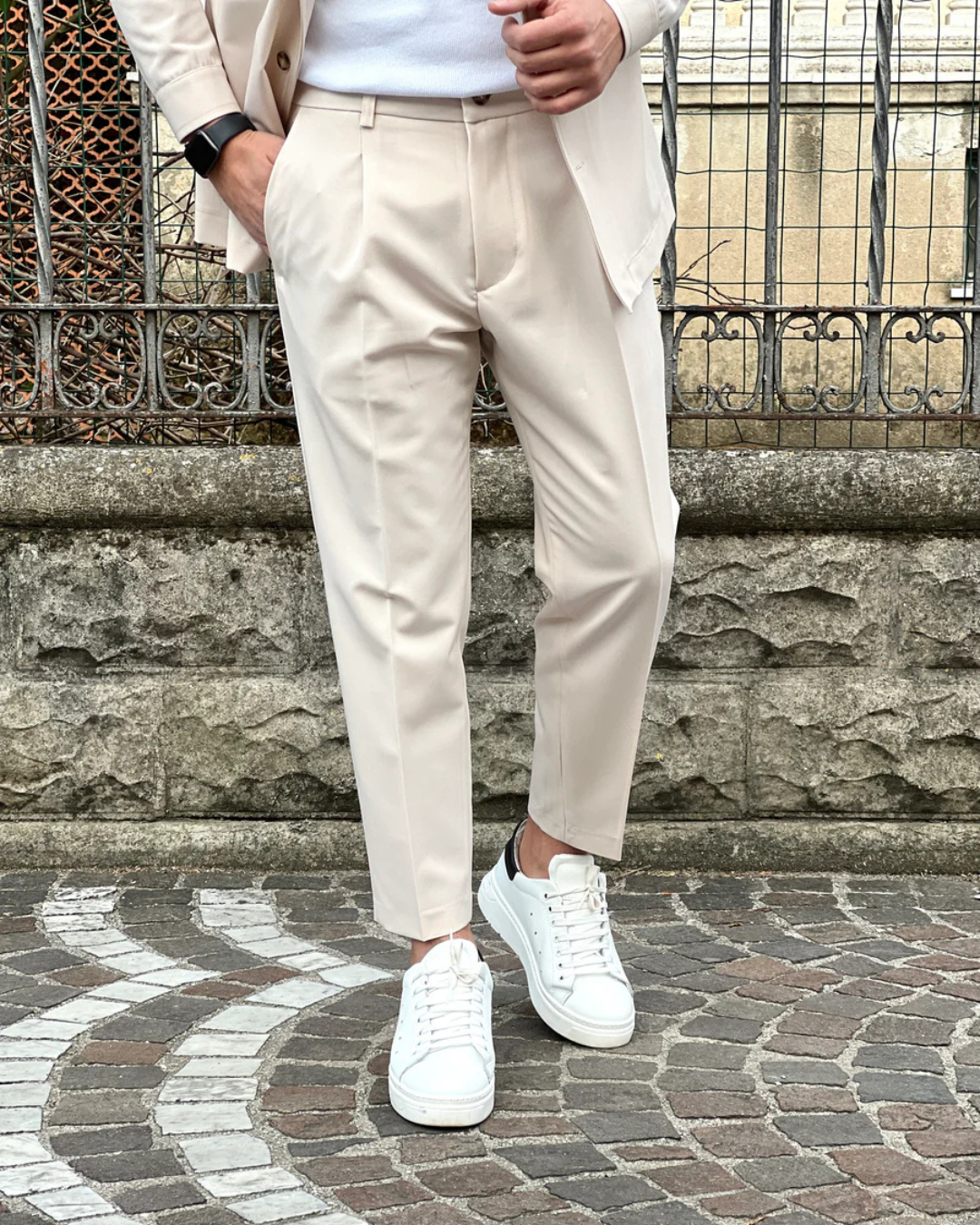 Conjunto de Chaqueta y Pantalón en Tonos Neutros para Hombre de Estilo Casual