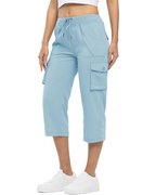 Pantalón cargo capri con bolsillos laterales y cintura ajustable