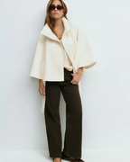 Chaqueta tipo capa con cinturón para mujer