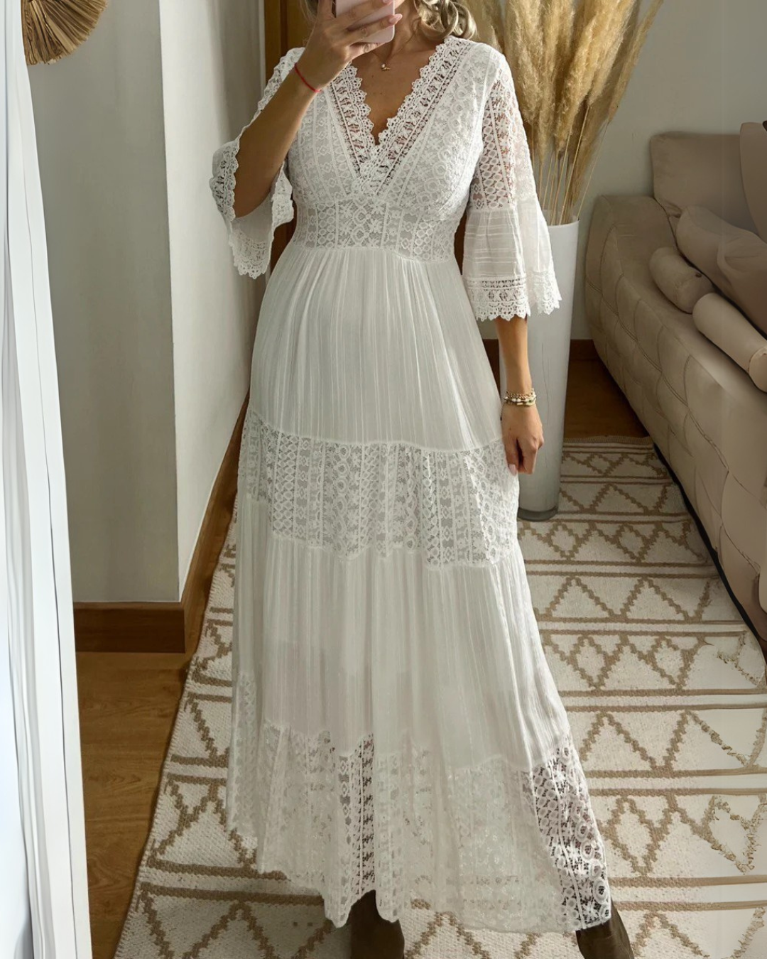 Vestido Largo de Encaje Blanco con Manga Acampanada y Diseño Romántico®