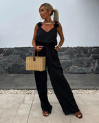 Mono Largo con Tirantes Florales y Escote en V para un Look Elegante y Relajado®