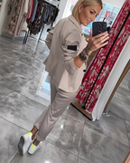 Conjunto de blazer y pantalón elegante para mujer