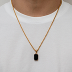 Collar dorado en acero inoxidable con piedra Ónix