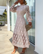 Vestido Largo de Encajes con Maga Estilo Farol