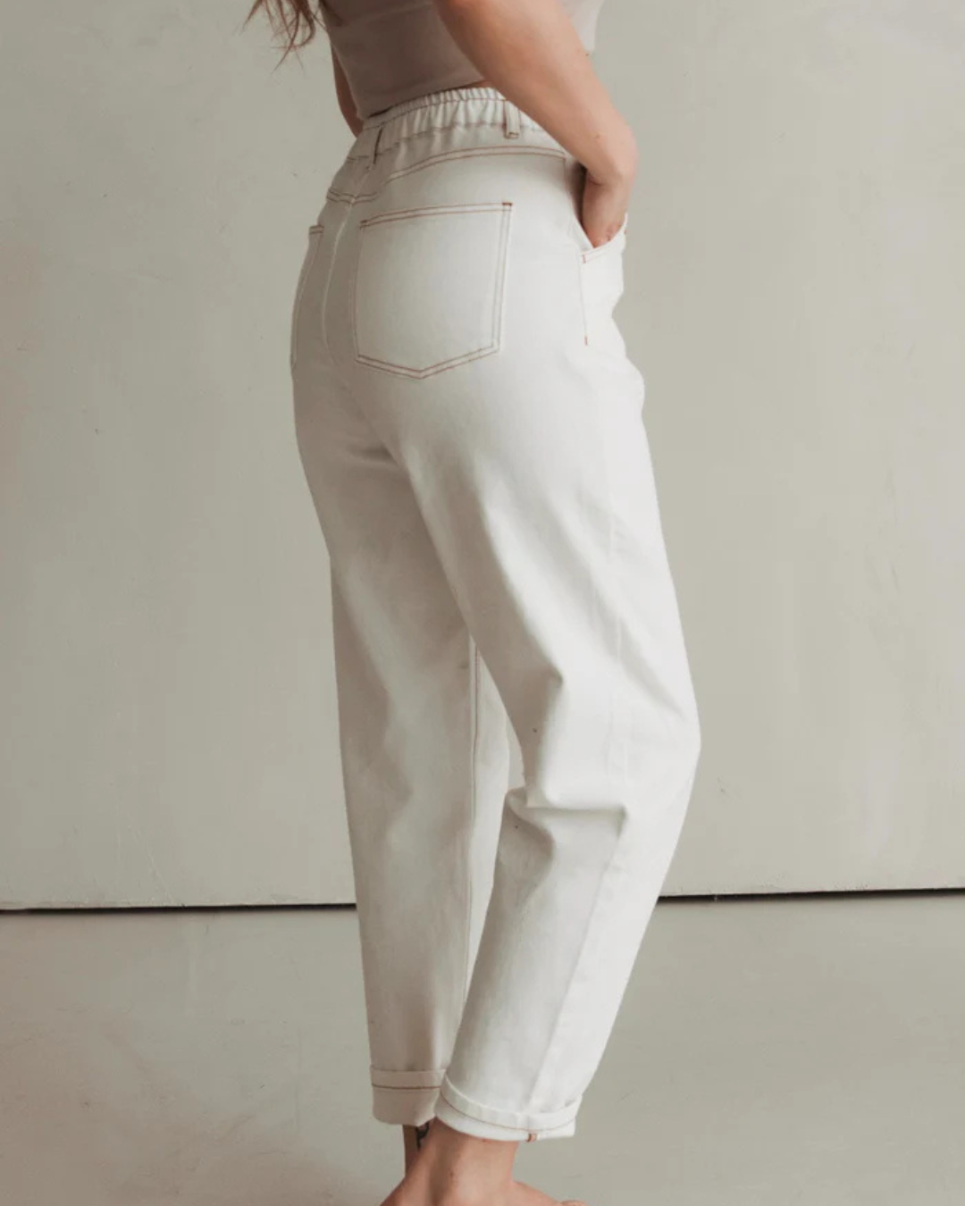 Pantalón Mom Fit con Cintura Elástica y Dobladillo Enrollado para Mujer