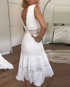 Vestido de Cuello en V con Bordados y Encajes