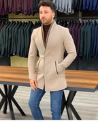 Chaqueta con un diseño moderno y un acabado elegante para hombre.
