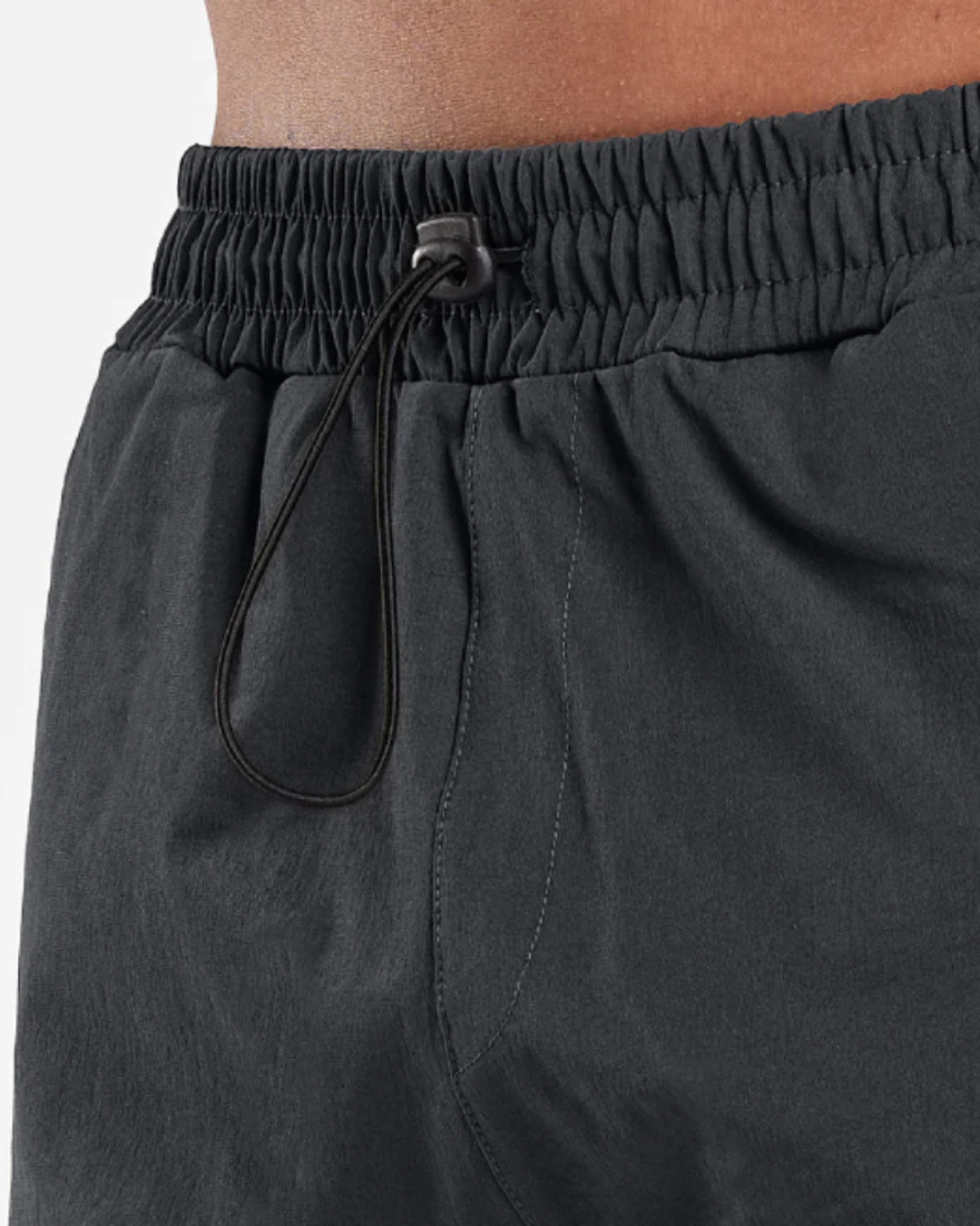 Pantalón Deportivo Cargo de Hombre con Bolsillos Laterales y Corte Ajustado