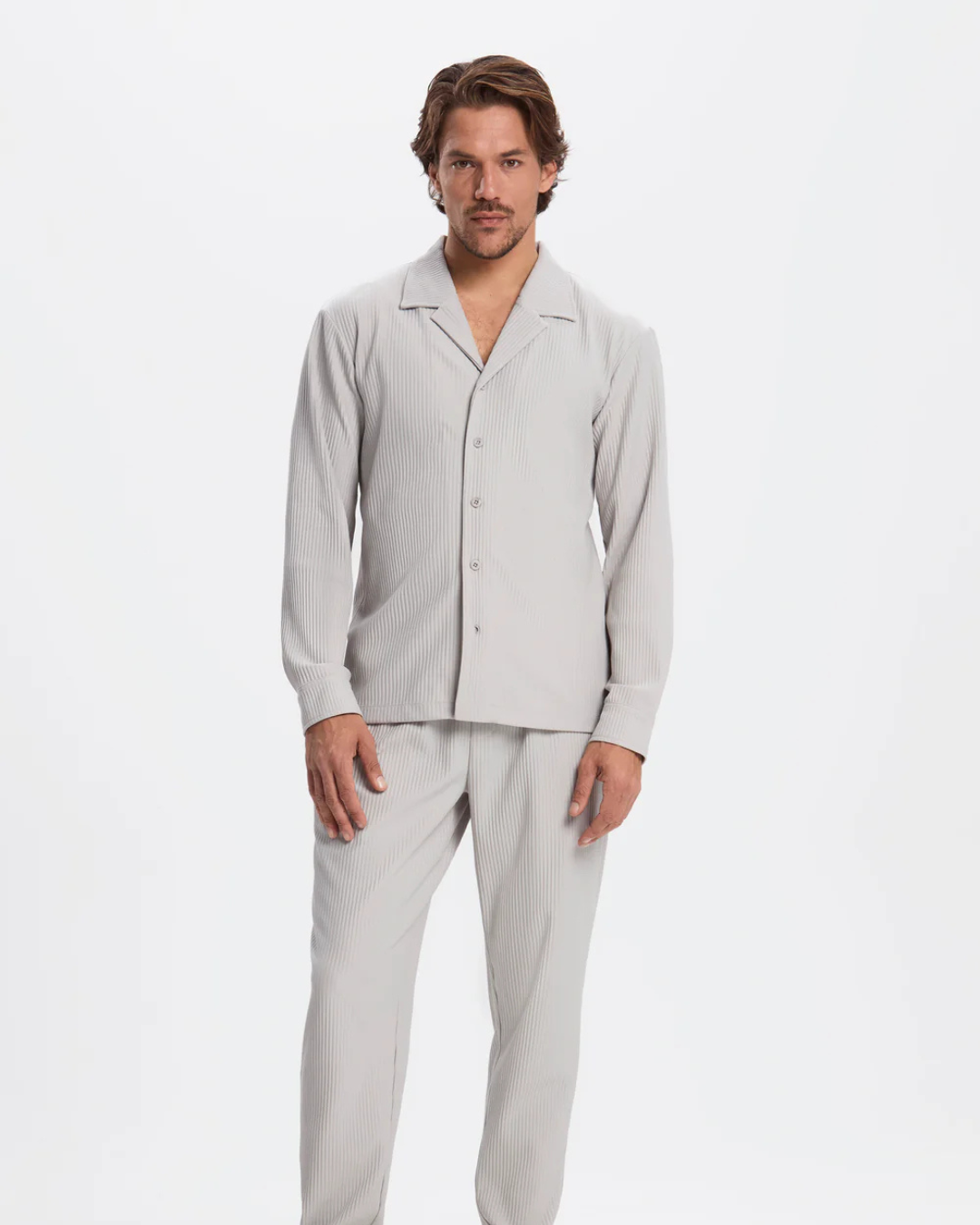 Conjunto Masculino con Camisa y Pantalón Slim en Tejido Plisado