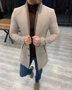 Chaqueta con un diseño moderno y un acabado elegante para hombre.