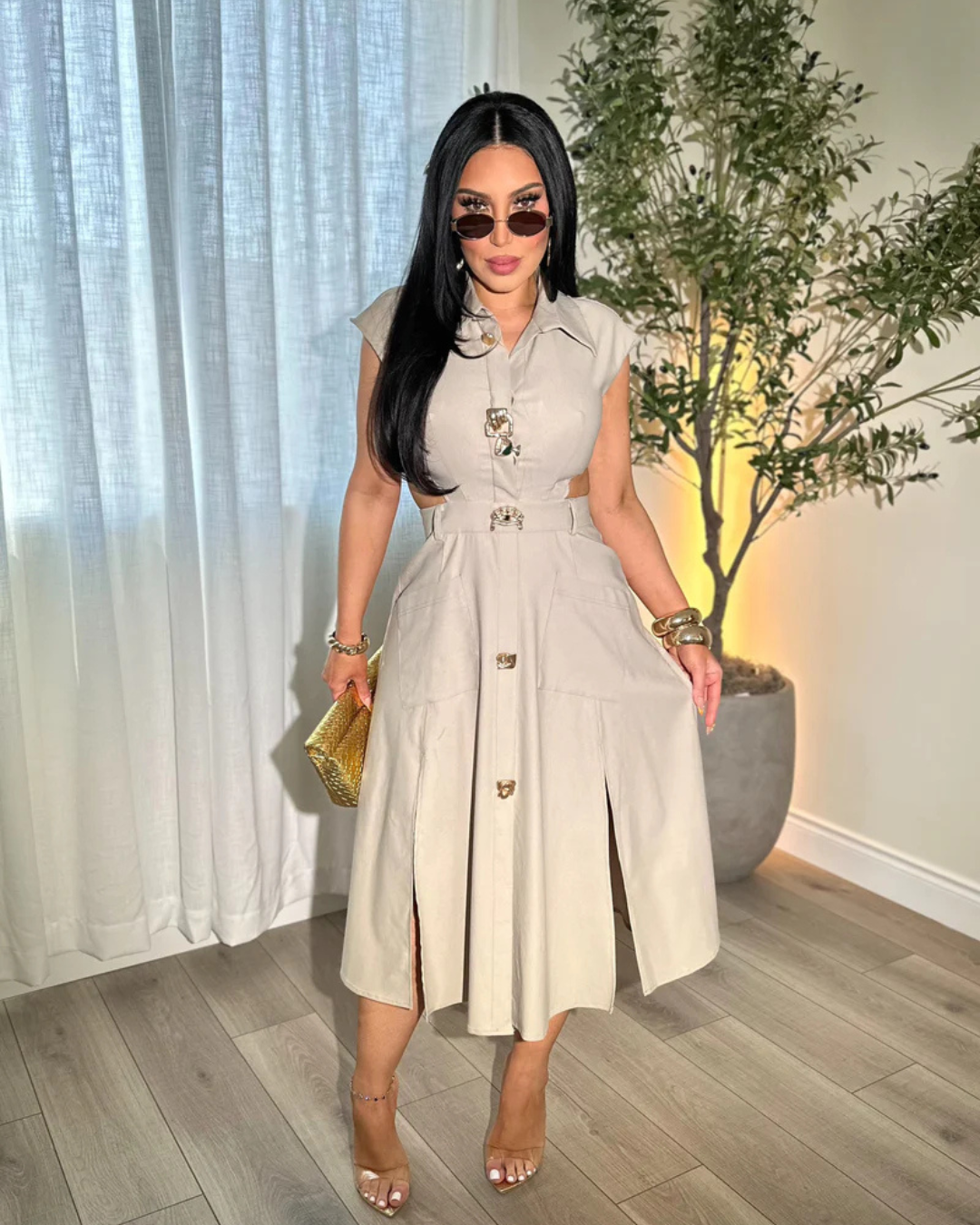 Elegante vestido sin mangas con botones decorativos®